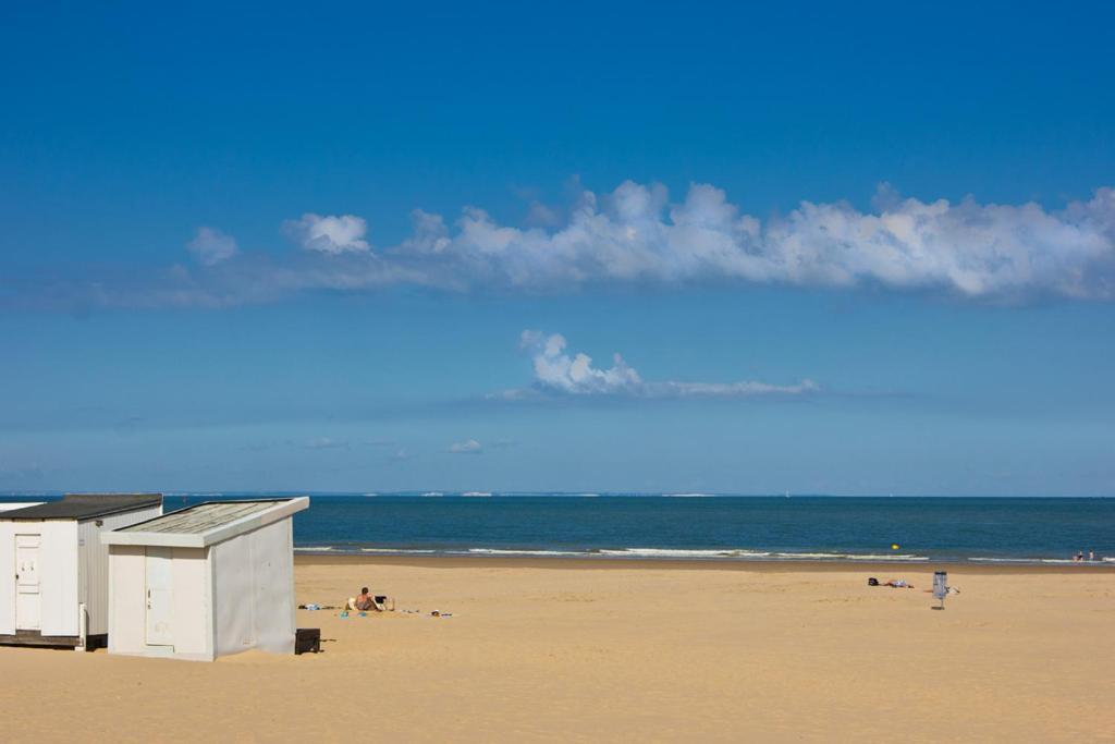 Hotel De La Plage Calais Exterior foto